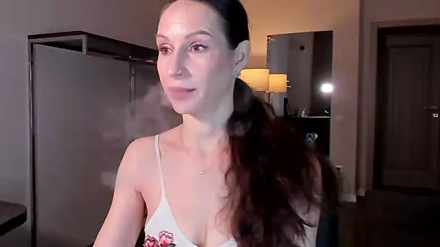 Mila Anders online show from 01-06-26, 05:44