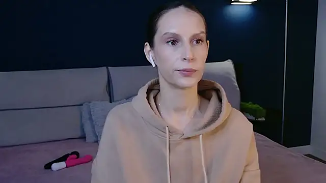 Mila Anders online show from 03-20-26, 05:56