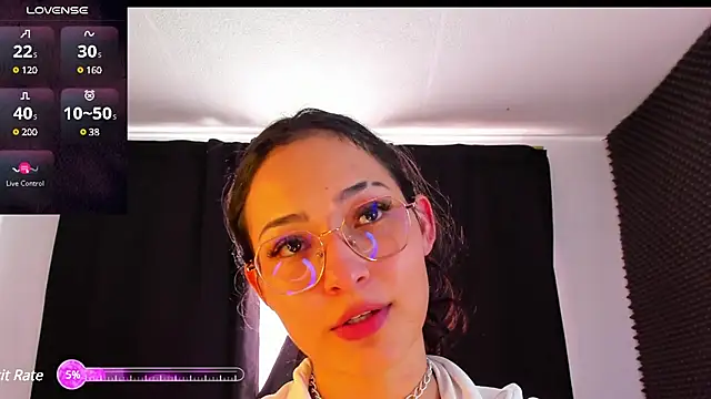 Snapshot of rosario215B chatting on 01-14-25, 08:37 rosario215B online show from 01-14-25, 08:37