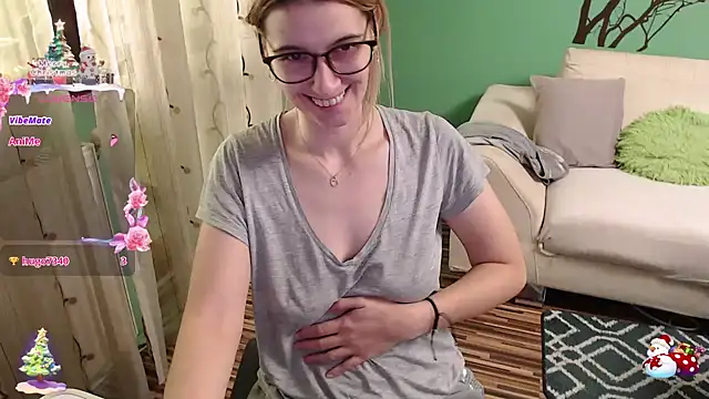 Snapshot of lovingfeetheels chatting on 12-18-24, 12:29 lovingfeetheels online show from 12-18-24, 12:29