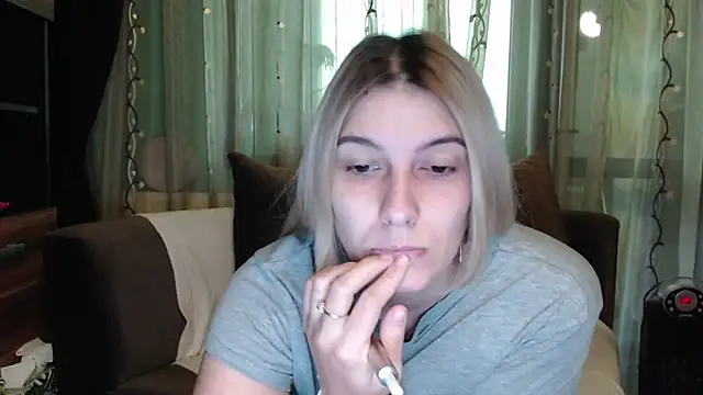 Snapshot of lovingfeetheels chatting on 10-11-25, 07:07 lovingfeetheels online show from 10-11-25, 07:07