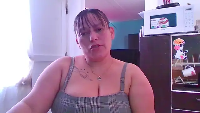Snapshot of Diana_Lozano chatting on 06-11-26, 03:32 Diana Lozano online show from 06-11-26, 03:32