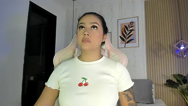 CameronCollins  online show from 10-06-25, 07:44