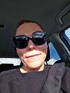 Snapshot of Ellie-L-Elizabeth chatting on 02-19-25, 02:34 Ellie-L-Elizabeth online show from 02-19-25, 02:34