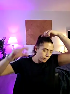 Snapshot of Ellie-L-Elizabeth chatting on 11-20-25, 05:12 Ellie-L-Elizabeth online show from 11-20-25, 05:12