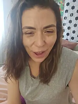 Snapshot of Ellie-L-Elizabeth chatting on 06-22-26, 04:15 Ellie-L-Elizabeth online show from 06-22-26, 04:15