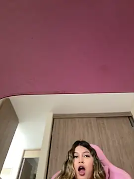 lunablossom  online show from 12-21-25, 06:04