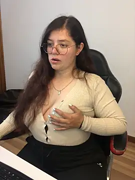 kayortiiz online show from 07-18-26, 12:37