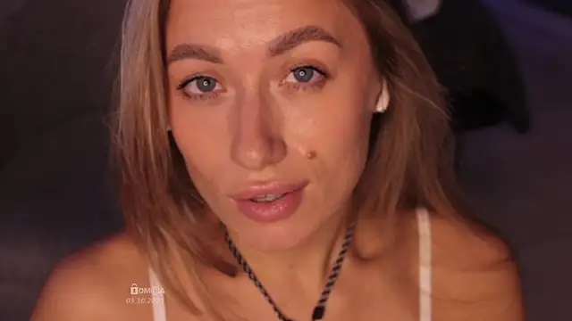 Snapshot of Blondie_Bunny chatting on 11-03-25, 04:03 Blondie Bunny online show from 11-03-25, 04:03