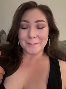 Snapshot of RosieDixx chatting on 11-26-25, 06:47 RosieDixx online show from 11-26-25, 06:47