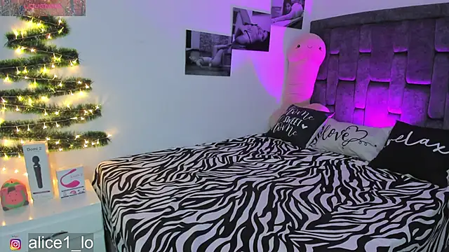 Snapshot of candy_alicee chatting on 12-24-24, 10:11 candy alicee online show from 12-24-24, 10:11