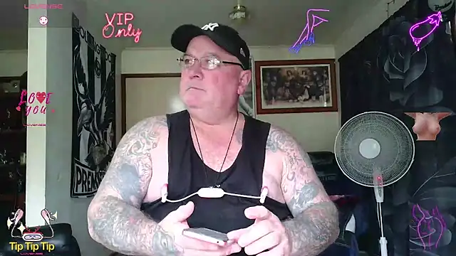 Snapshot of HOTANAL chatting on 06-18-26, 02:34 HOTANAL online show from 06-18-26, 02:34
