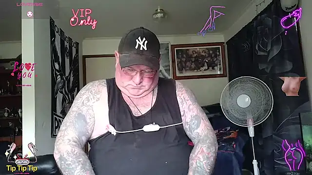 Snapshot of HOTANAL chatting on 06-22-26, 02:13 HOTANAL online show from 06-22-26, 02:13