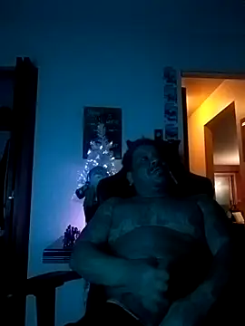 Snapshot of yellowwetfox chatting on 12-22-24, 02:28 yellowwetfox online show from 12-22-24, 02:28