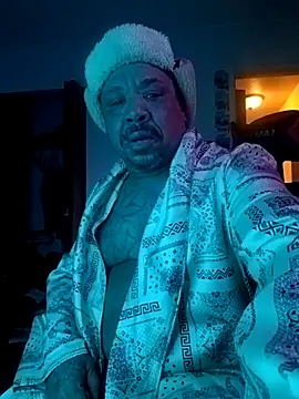 Snapshot of yellowwetfox chatting on 12-22-24, 06:39 yellowwetfox online show from 12-22-24, 06:39