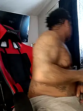 Snapshot of yellowwetfox chatting on 12-22-24, 07:52 yellowwetfox online show from 12-22-24, 07:52