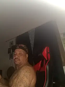 Snapshot of yellowwetfox chatting on 01-09-25, 02:01 yellowwetfox online show from 01-09-25, 02:01