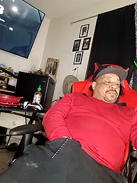 Snapshot of yellowwetfox chatting on 03-01-25, 02:26 yellowwetfox online show from 03-01-25, 02:26