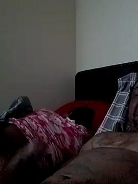 Snapshot of yellowwetfox chatting on 10-25-25, 01:40 yellowwetfox online show from 10-25-25, 01:40