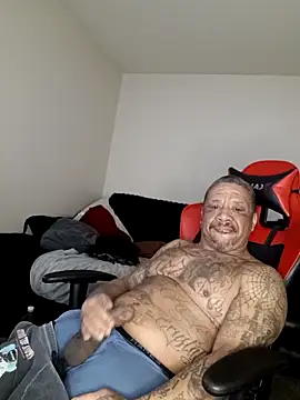 Snapshot of yellowwetfox chatting on 02-17-26, 02:35 yellowwetfox online show from 02-17-26, 02:35