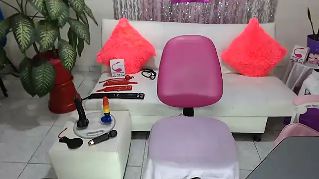 Snapshot of _pamelasam chatting on 03-01-25, 08:23 pamelasam online show from 03-01-25, 08:23