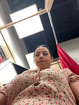 CrazzyChicks online show from 06-25-26, 06:29