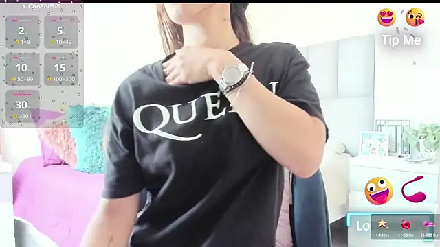 Snapshot of Charlotte7-7 chatting on 10-29-25, 06:09 Charlotte7-7 online show from 10-29-25, 06:09