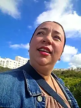 isabella rossse online show from 02-25-26, 12:48