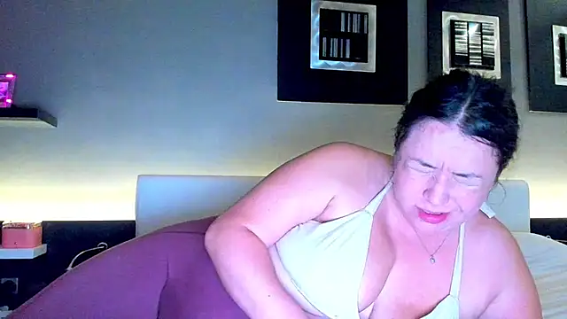 isabella rossse online show from 03-08-26, 09:29