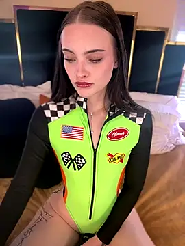 Snapshot of KarissaChantelle chatting on 10-31-25, 06:09 KarissaChantelle online show from 10-31-25, 06:09