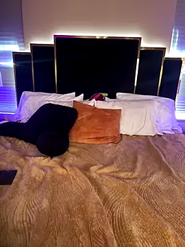 Snapshot of KarissaChantelle chatting on 11-20-25, 07:57 KarissaChantelle online show from 11-20-25, 07:57