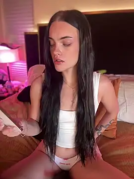 Snapshot of KarissaChantelle chatting on 06-20-26, 03:59 KarissaChantelle online show from 06-20-26, 03:59
