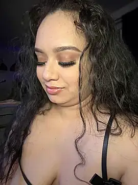 Snapshot of CarmelaAnthony chatting on 01-18-25, 02:23 CarmelaAnthony online show from 01-18-25, 02:23