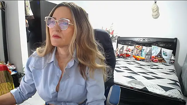 Xiimen online show from 01-15-25, 11:40