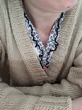 Snapshot of Moi_Lina chatting on 01-05-25, 11:55 Moi Lina online show from 01-05-25, 11:55