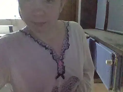 Snapshot of Moi_Lina chatting on 01-14-25, 08:04 Moi Lina online show from 01-14-25, 08:04