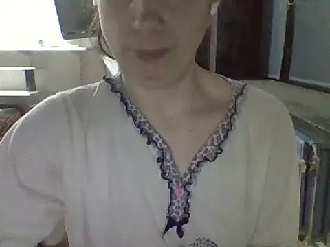 Snapshot of Moi_Lina chatting on 01-23-25, 09:39 Moi Lina online show from 01-23-25, 09:39