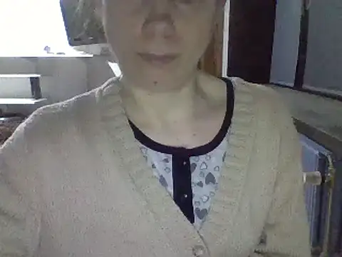 Snapshot of Moi_Lina chatting on 02-05-25, 09:29 Moi Lina online show from 02-05-25, 09:29