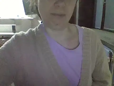 Snapshot of Moi_Lina chatting on 02-19-25, 12:25 Moi Lina online show from 02-19-25, 12:25