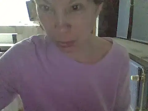 Snapshot of Moi_Lina chatting on 03-18-25, 11:42 Moi Lina online show from 03-18-25, 11:42