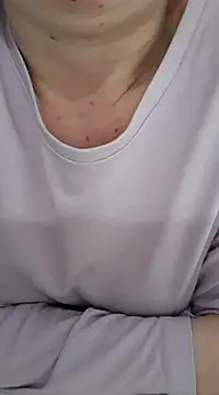 Snapshot of Moi_Lina chatting on 03-20-25, 12:30 Moi Lina online show from 03-20-25, 12:30