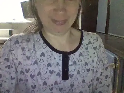 Snapshot of Moi_Lina chatting on 10-13-25, 11:38 Moi Lina online show from 10-13-25, 11:38