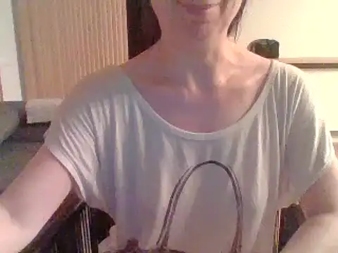 Moi Lina online show from 07-18-26, 09:51