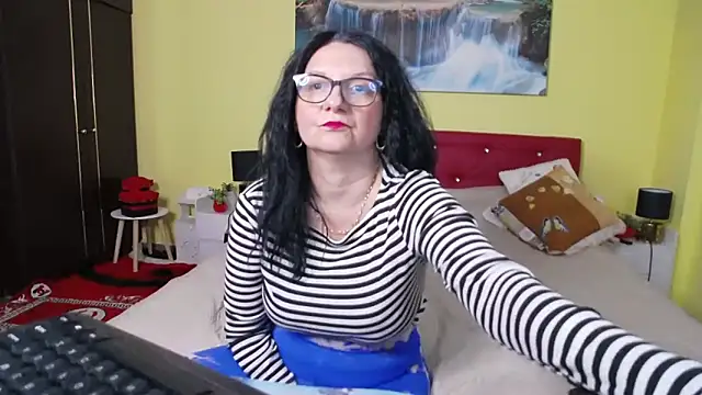 Snapshot of AlexaMorreno chatting on 05-13-26, 07:00 AlexaMorreno online show from 05-13-26, 07:00
