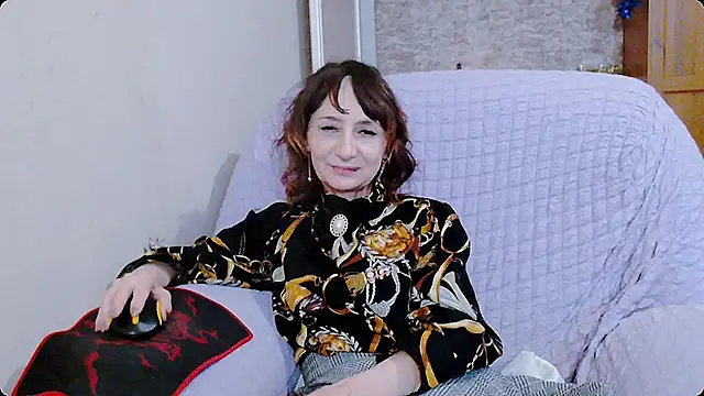 AnnieEltgant online show from 12-30-24, 10:10