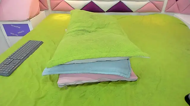 Snapshot of agath_69 chatting on 01-23-25, 06:03 agath 69 online show from 01-23-25, 06:03