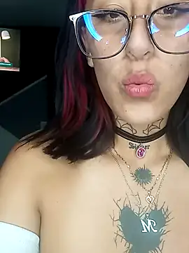 Snapshot of Mariana_Joness chatting on 01-01-25, 05:22 Mariana Joness online show from 01-01-25, 05:22