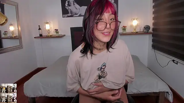 Snapshot of Mariana_Joness chatting on 01-21-25, 05:16 Mariana Joness online show from 01-21-25, 05:16