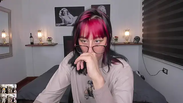 Snapshot of Mariana_Joness chatting on 02-17-25, 02:31 Mariana Joness online show from 02-17-25, 02:31