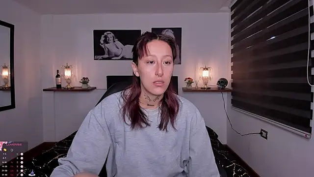 Snapshot of Mariana_Joness chatting on 10-11-25, 02:11 Mariana Joness online show from 10-11-25, 02:11